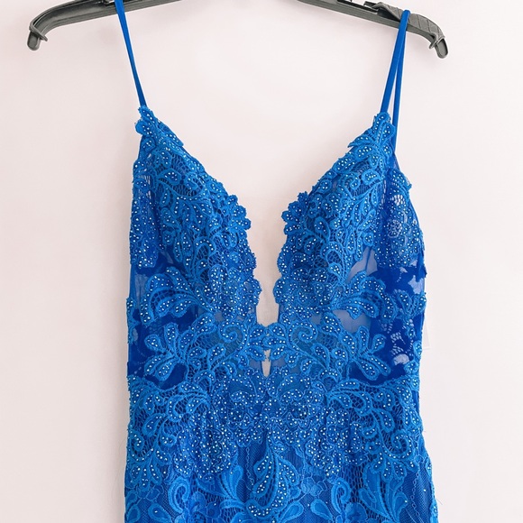 La Femme Blue Sparkle Prom Dress!! - Picture 4 of 15